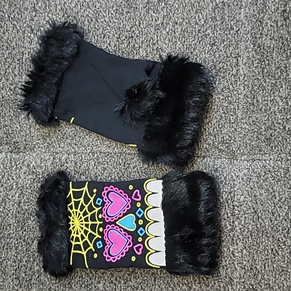 BNWOT goth/punk fingerless gloves
